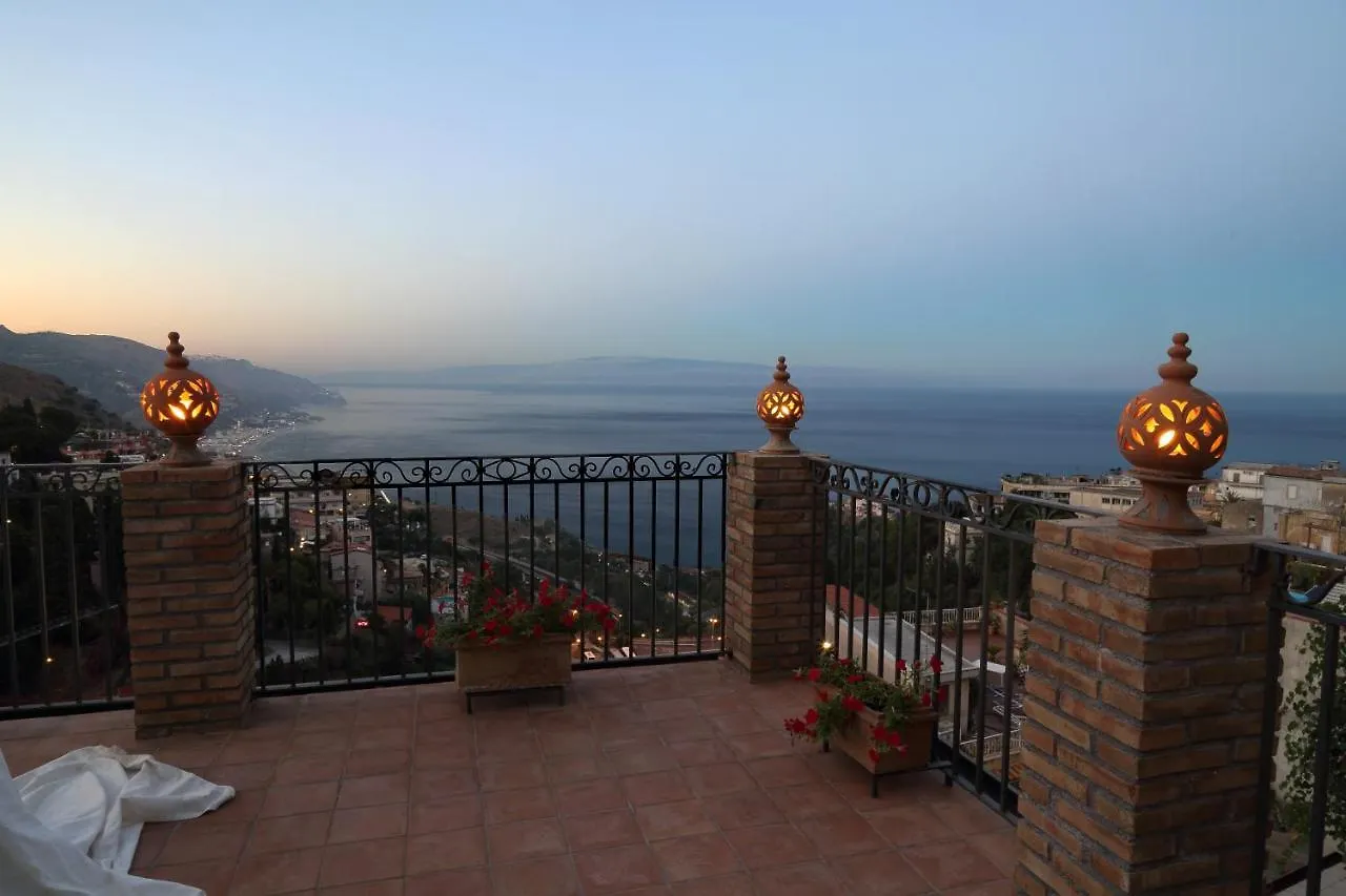 Isoco Guest House Sant'Alessio Siculo