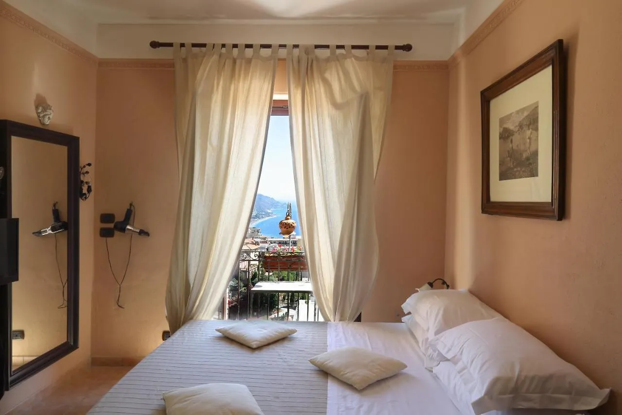 Isoco Guest House Sant'Alessio Siculo Italy