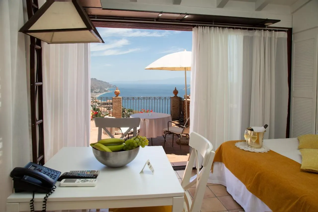 Isoco Guest House Sant'Alessio Siculo 3*,  Italy