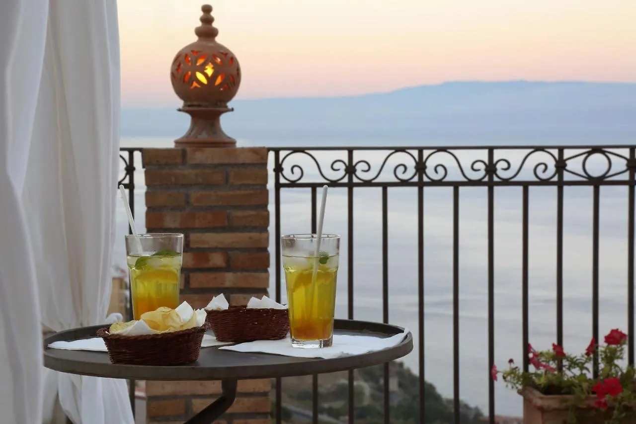 Isoco Guest House Sant'Alessio Siculo Bed & Breakfast