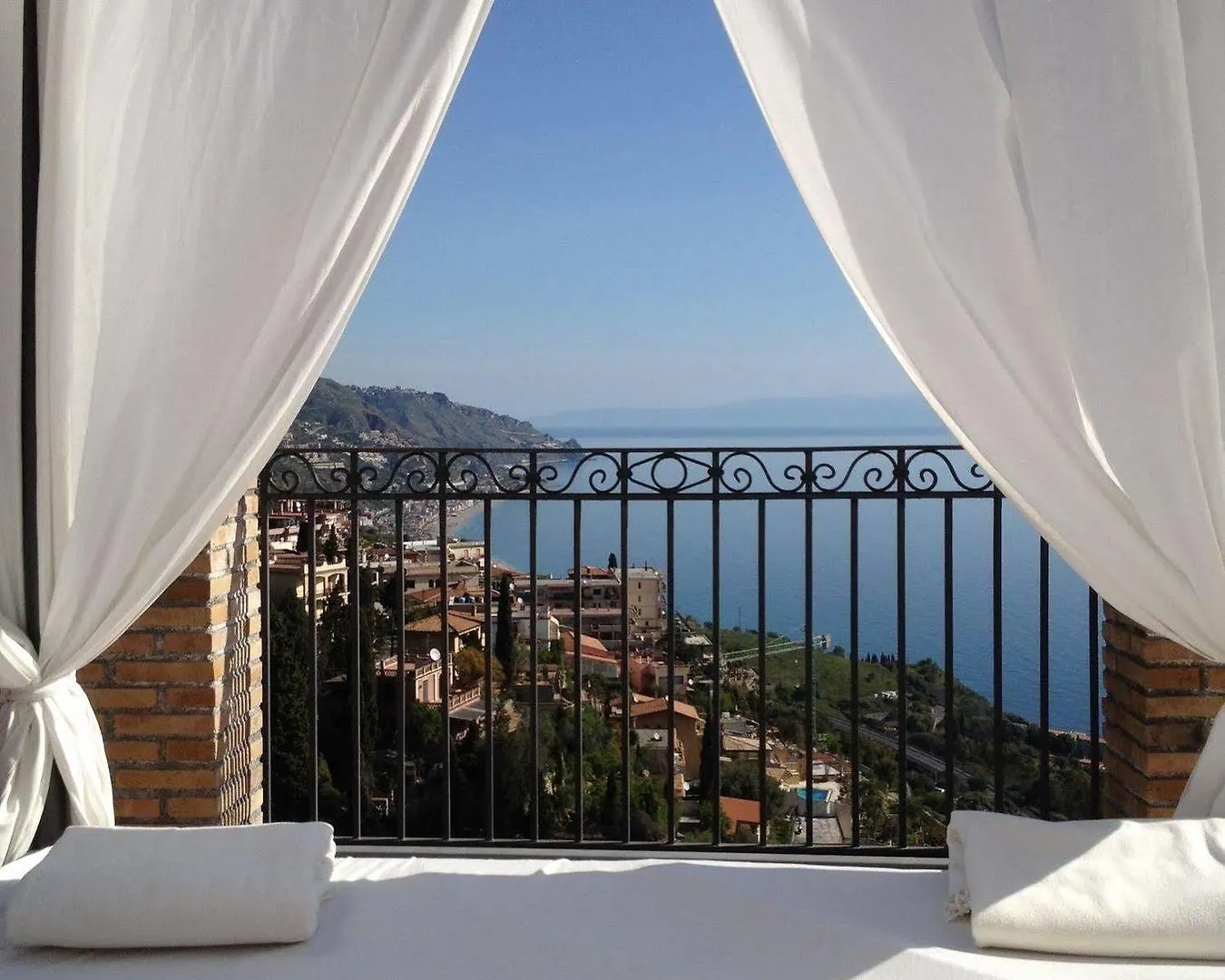 Isoco Guest House Sant'Alessio Siculo